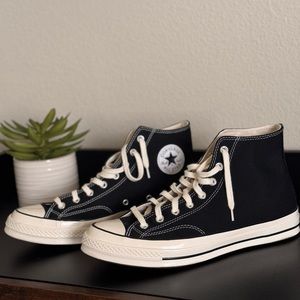 "Chuck 70" - High Top Converse Sneakers